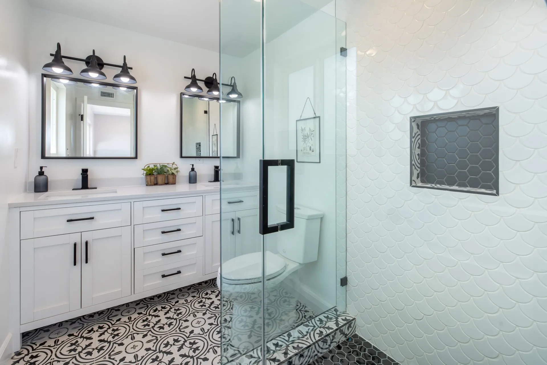 Remodeling Your Small Bathroom Quickly and Efficiently